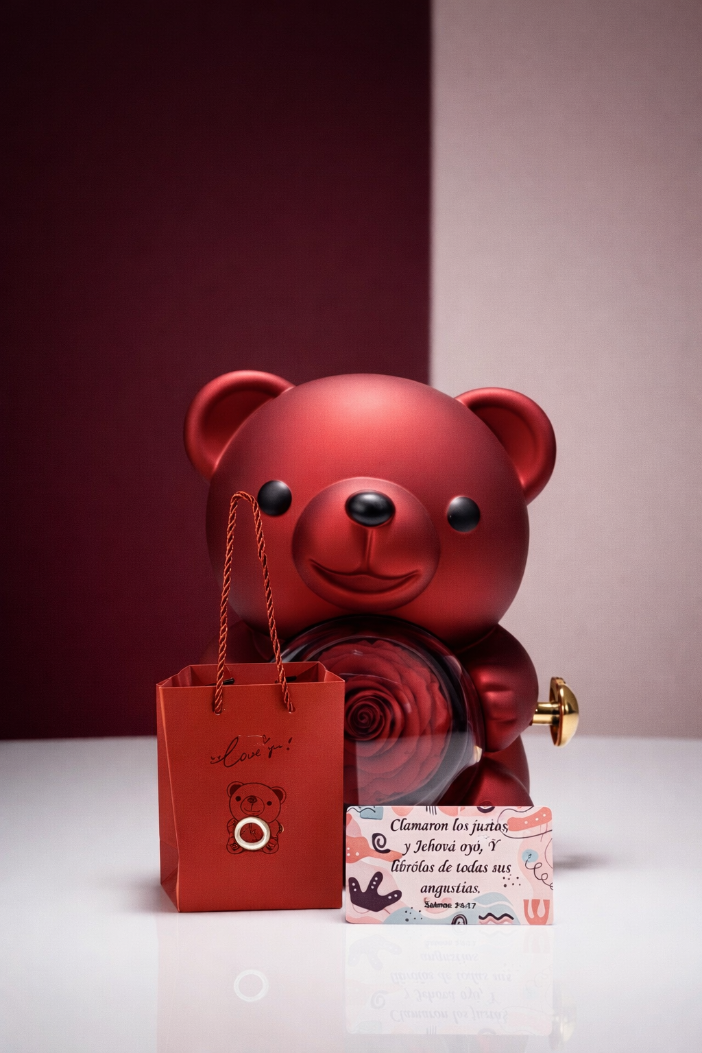 Oso amor con rosa preservada + collar plata corazón bicolor