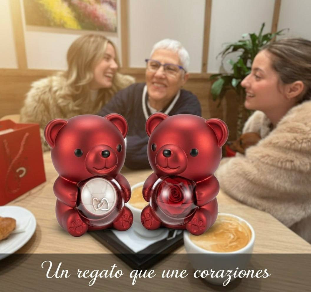 Oso amor con rosa preservada + collar plata corazón bicolor